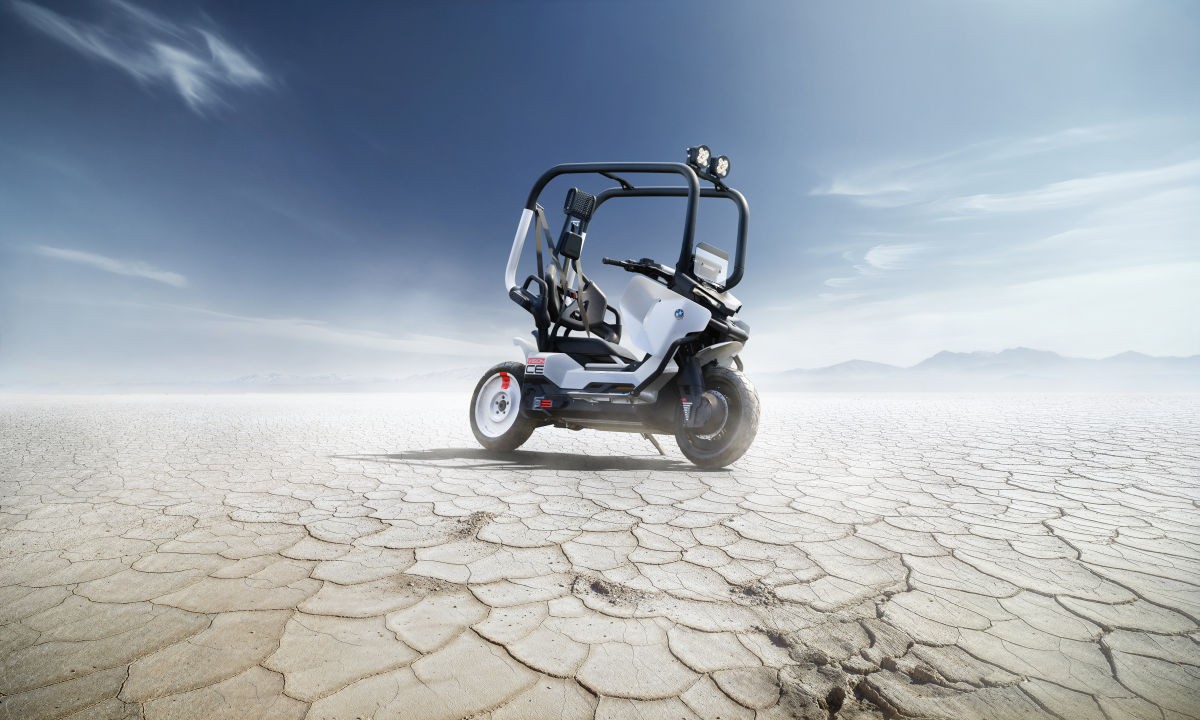 Vi ricordate il BMW C1, lo scooter con il tetto? Dopo 20 anni torna in versione aggiornata ed elettrica